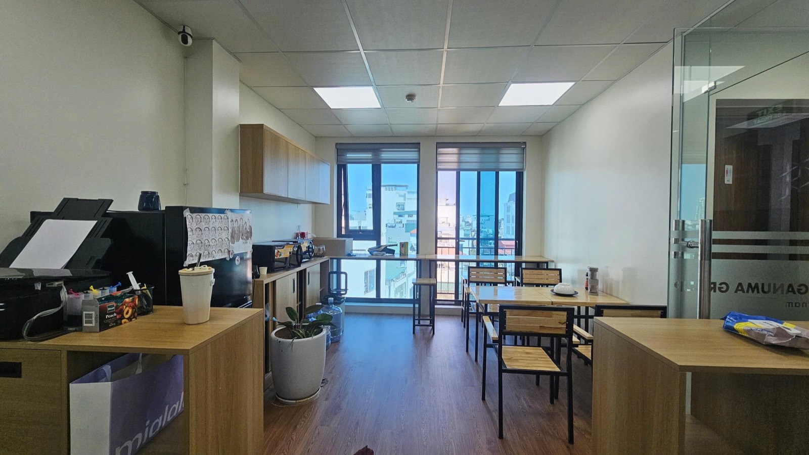 Khu pantry, bếp ăn văn phòng cho thuê Giang Văn Minh