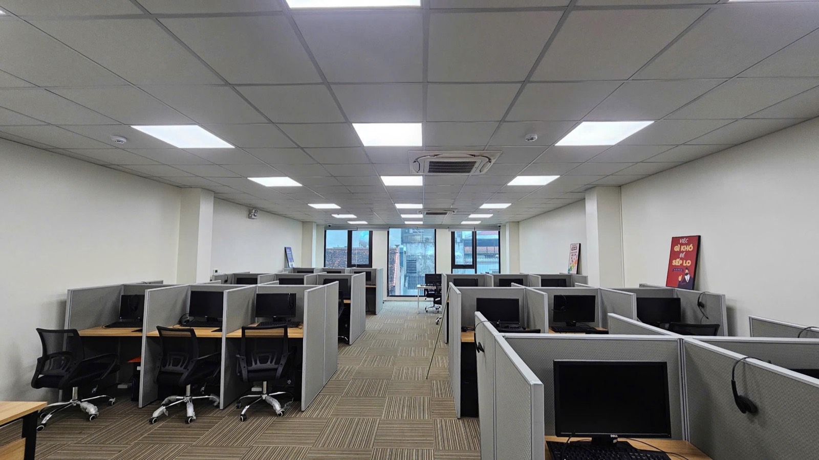 Mặt bằng sàn 140m² thông không cột - Xuân Phong Building, Giang Văn Minh